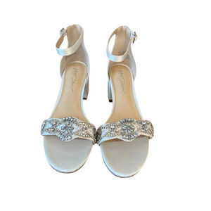 Women's 9.5 Betsey Johnson Mel Sandals 9.5M, Off-White with Rhinestones NEW
